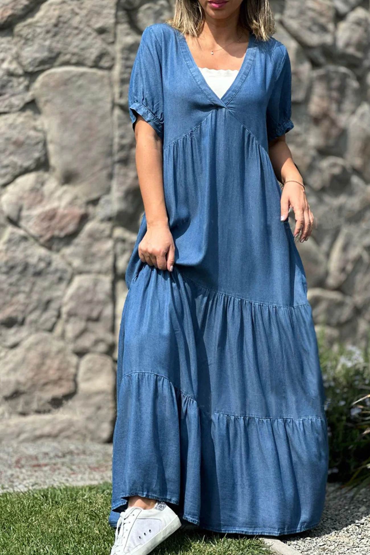 Classic Vintage Dress with a Flattering Fit