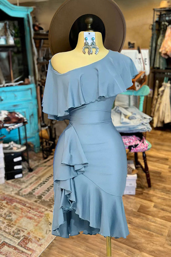 Classic Vintage Dress with a Flattering Fit