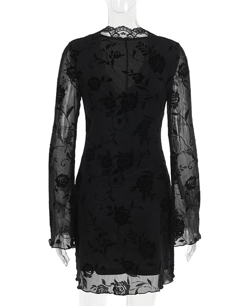 Well Tailored Dress with a Graceful Silhouette