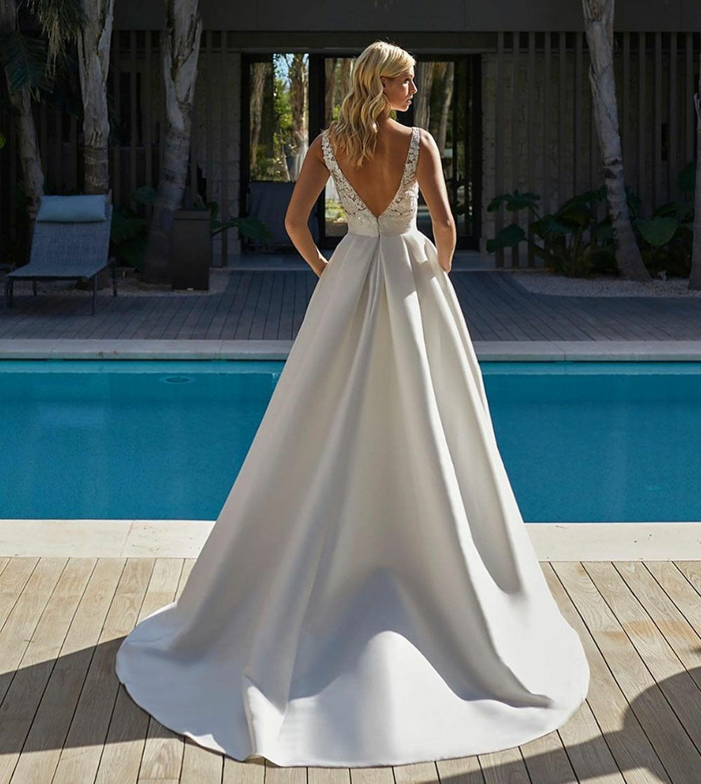 Beautifully Crafted Dress in a Classic Style