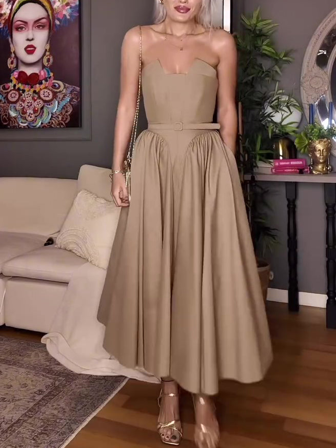 Well Tailored Dress with a Graceful Silhouette