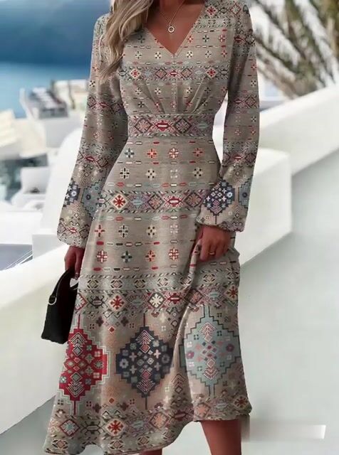 Beautifully Crafted Dress in a Classic Style