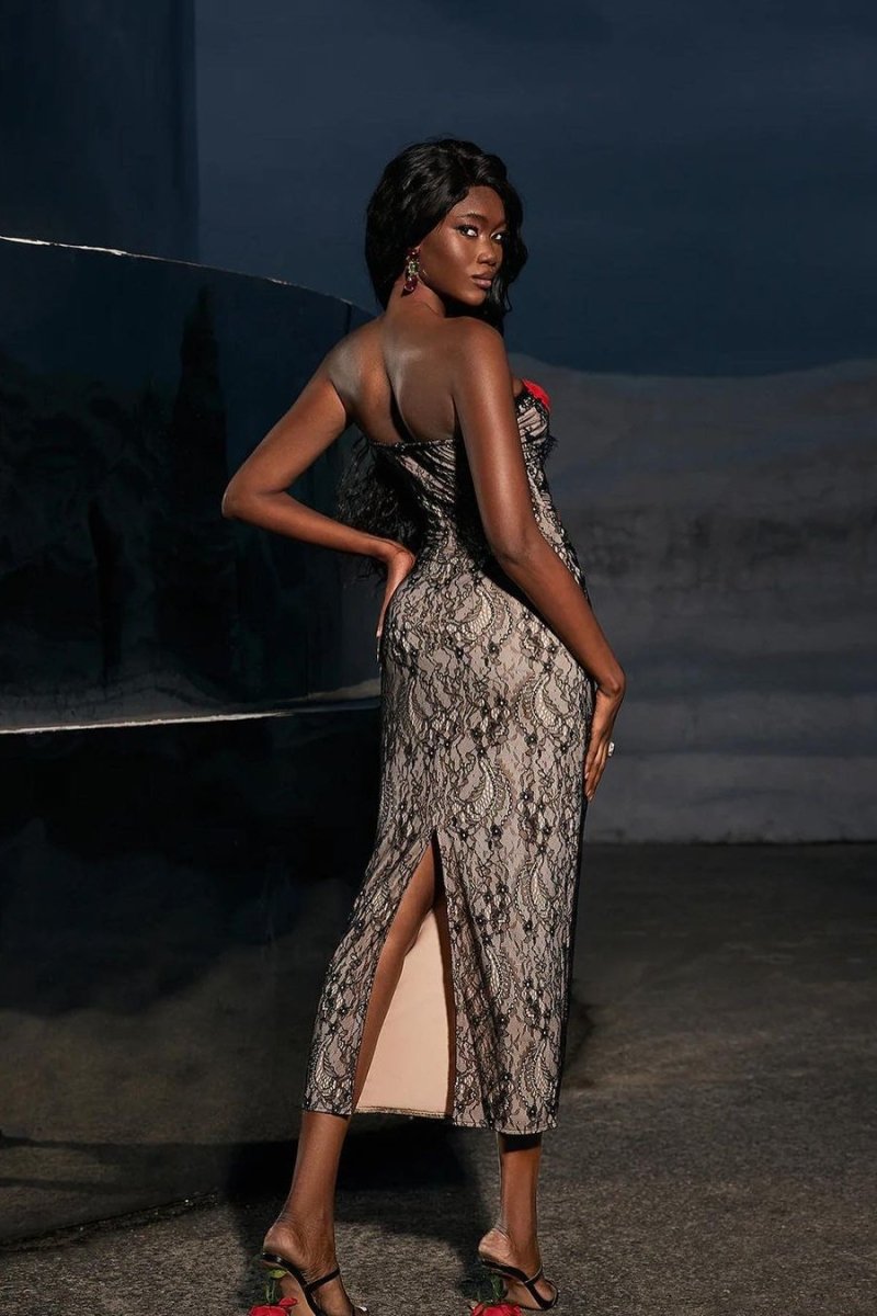 Well Tailored Dress with a Graceful Silhouette