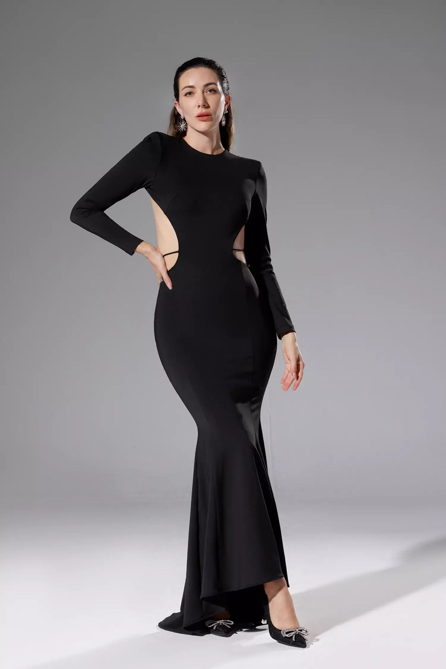 Beautifully Finished Dress in a Timeless Design