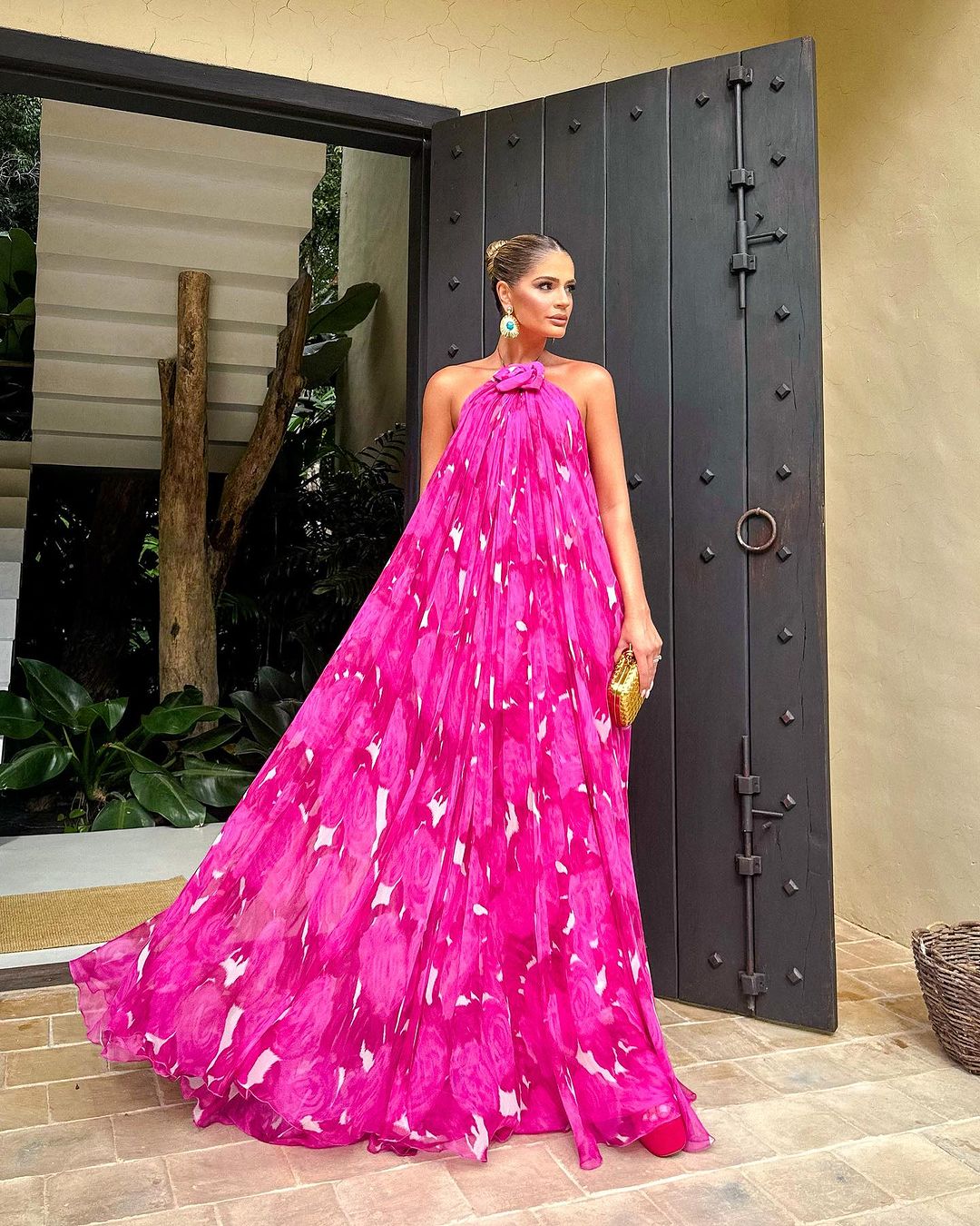 Beautifully Crafted Dress in a Classic Style