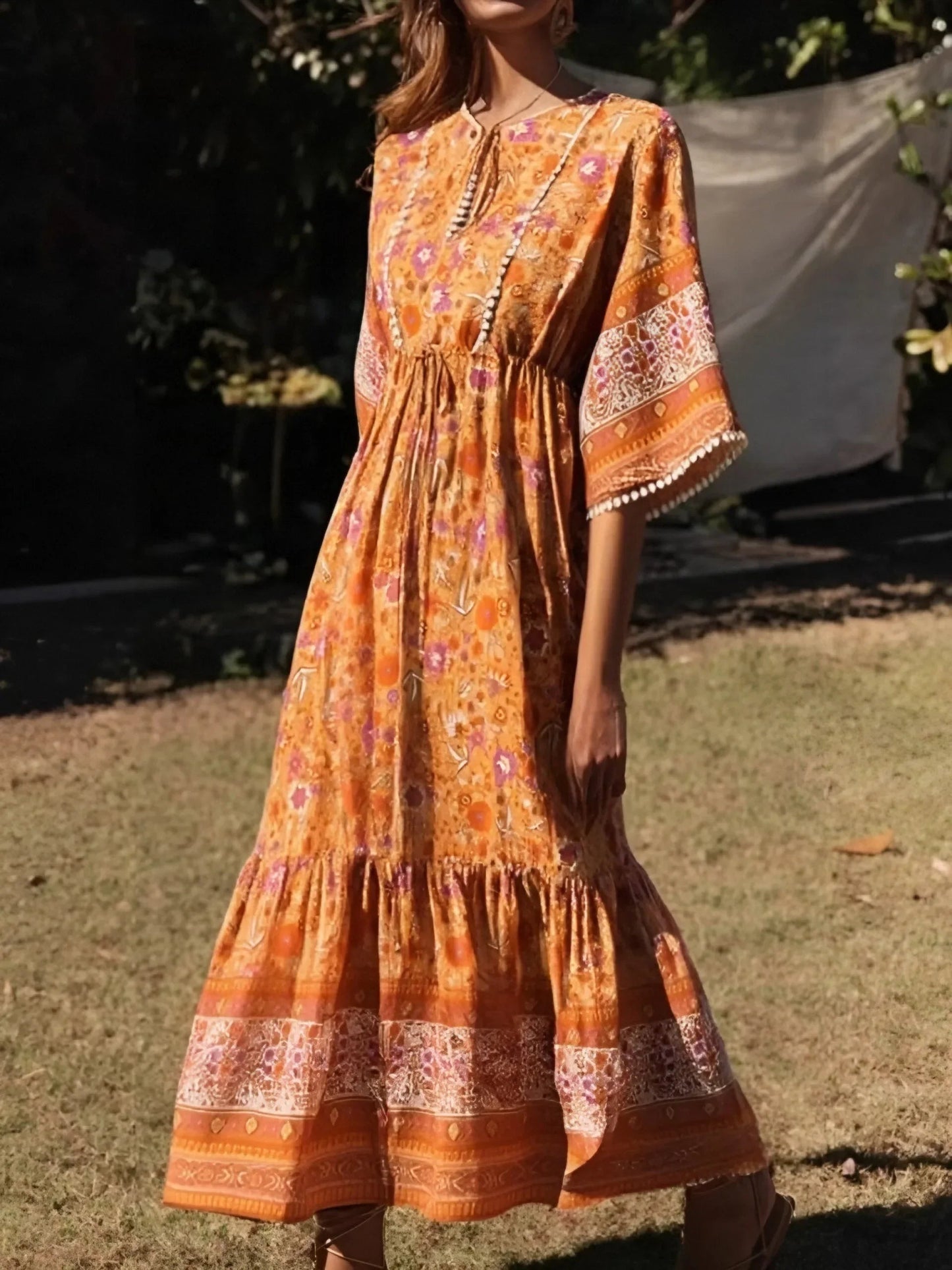 Beautifully Finished Dress in a Timeless Design