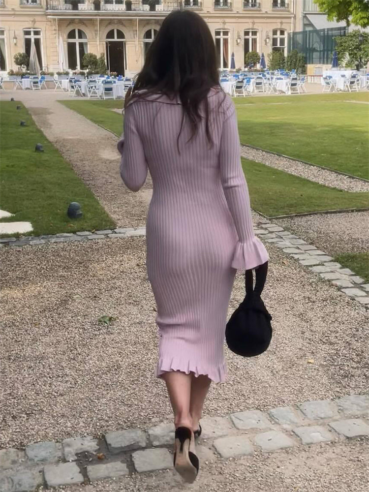 Classic Vintage Dress with a Flattering Fit