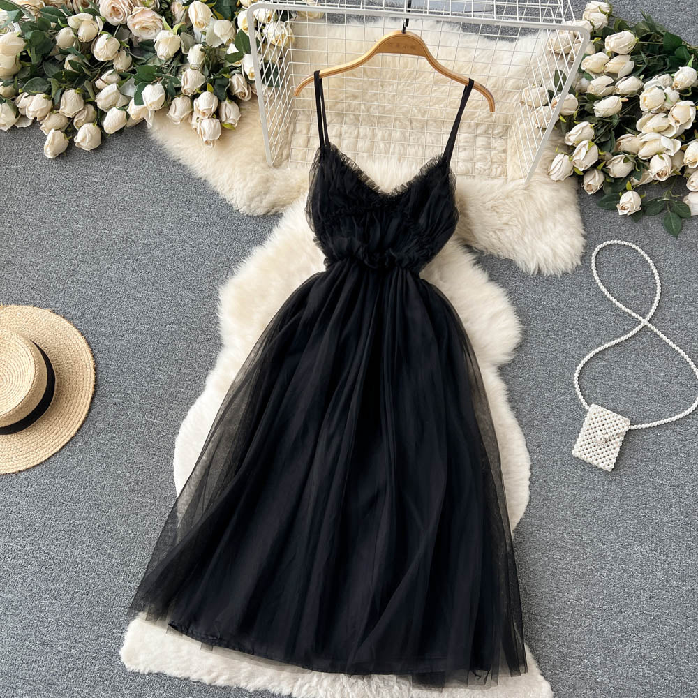 Effortlessly Elegant Dress with a Timeless Design