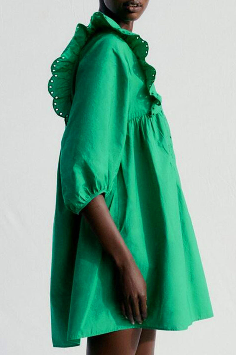 Classic Vintage Dress with a Flattering Fit