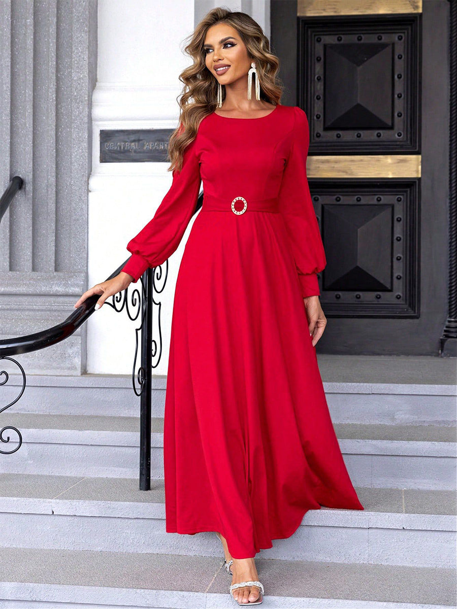 Effortlessly Elegant Dress with a Timeless Design