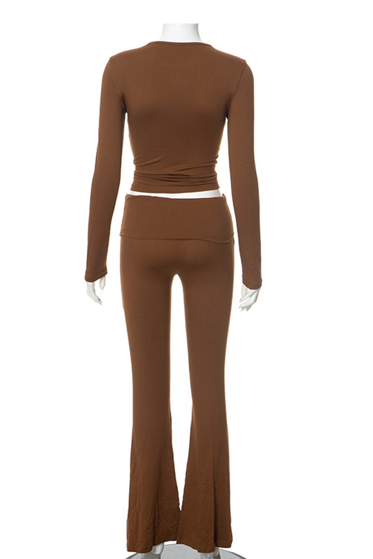Effortlessly Elegant Pants with a Timeless Design