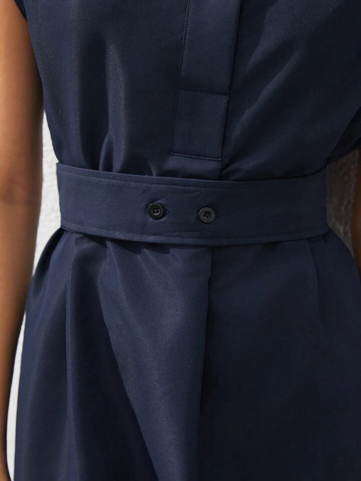 Effortlessly Elegant Dress with a Timeless Design