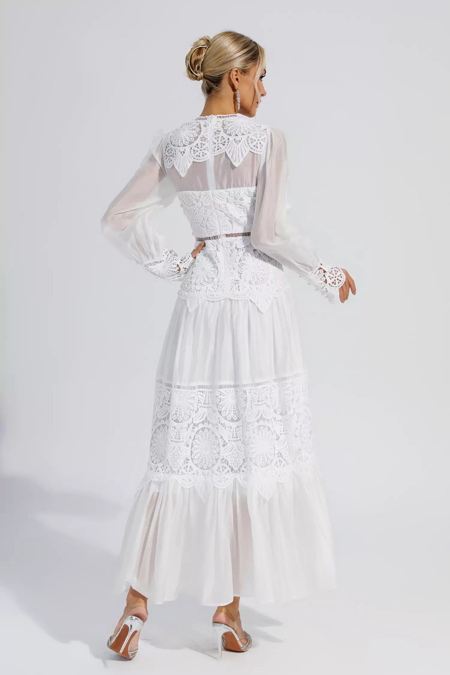 Beautifully Crafted Dress in a Classic Style
