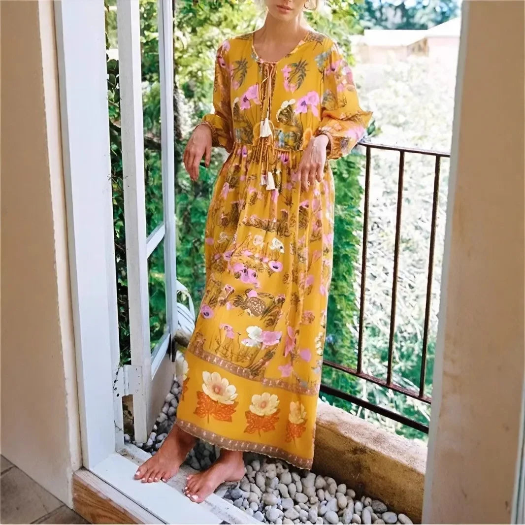 Classic Vintage Dress with a Flattering Fit