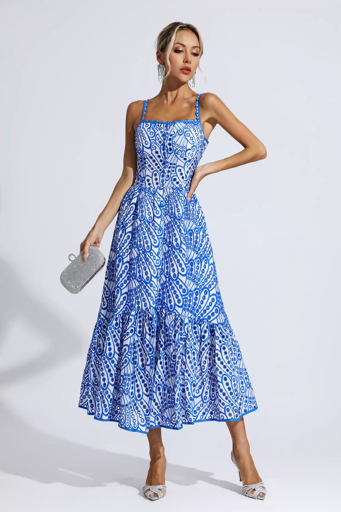 Classic Vintage Dress with a Flattering Fit