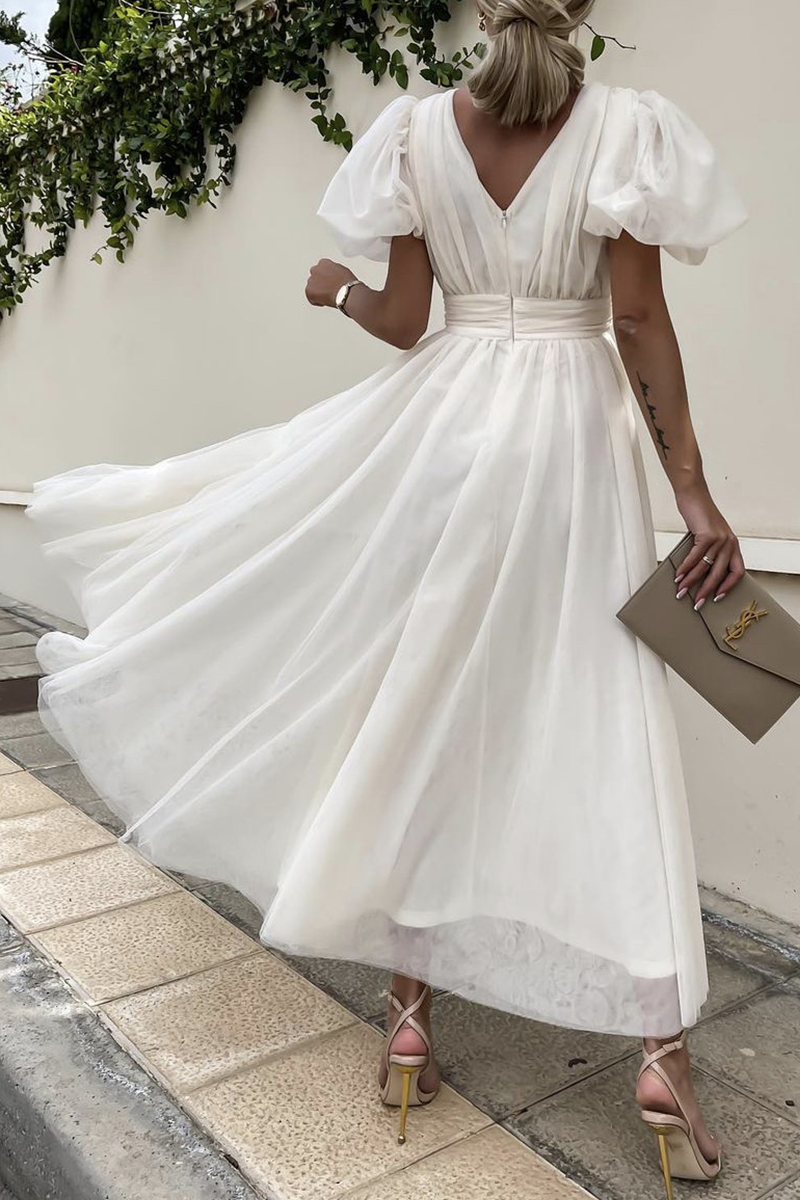 Beautifully Crafted Dress in a Classic Style