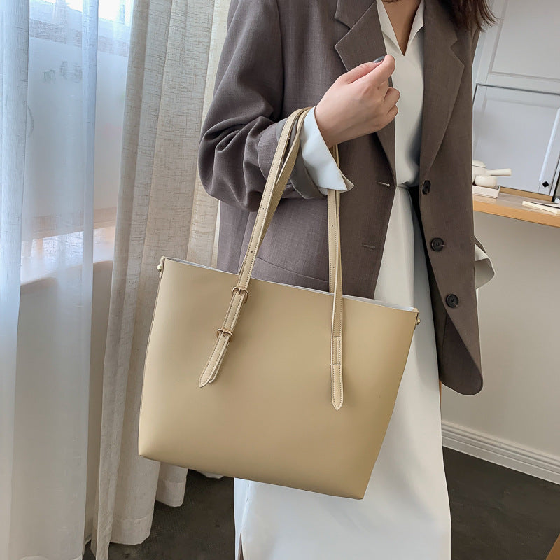 Gracefully Styled Bag for Any Occasion