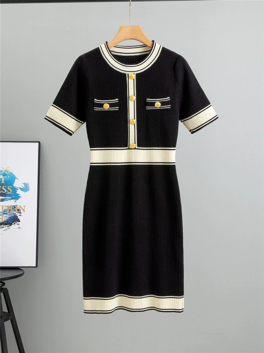 Well Tailored Dress with a Graceful Silhouette