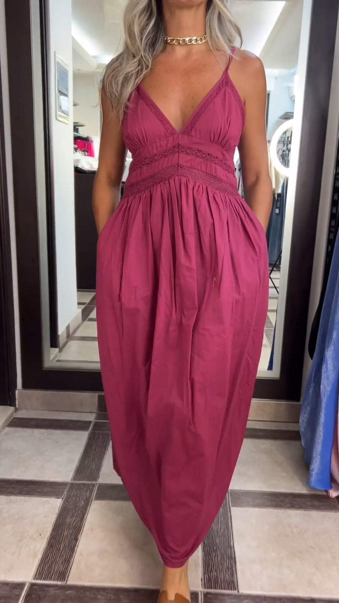 Effortlessly Elegant Dress with a Timeless Design