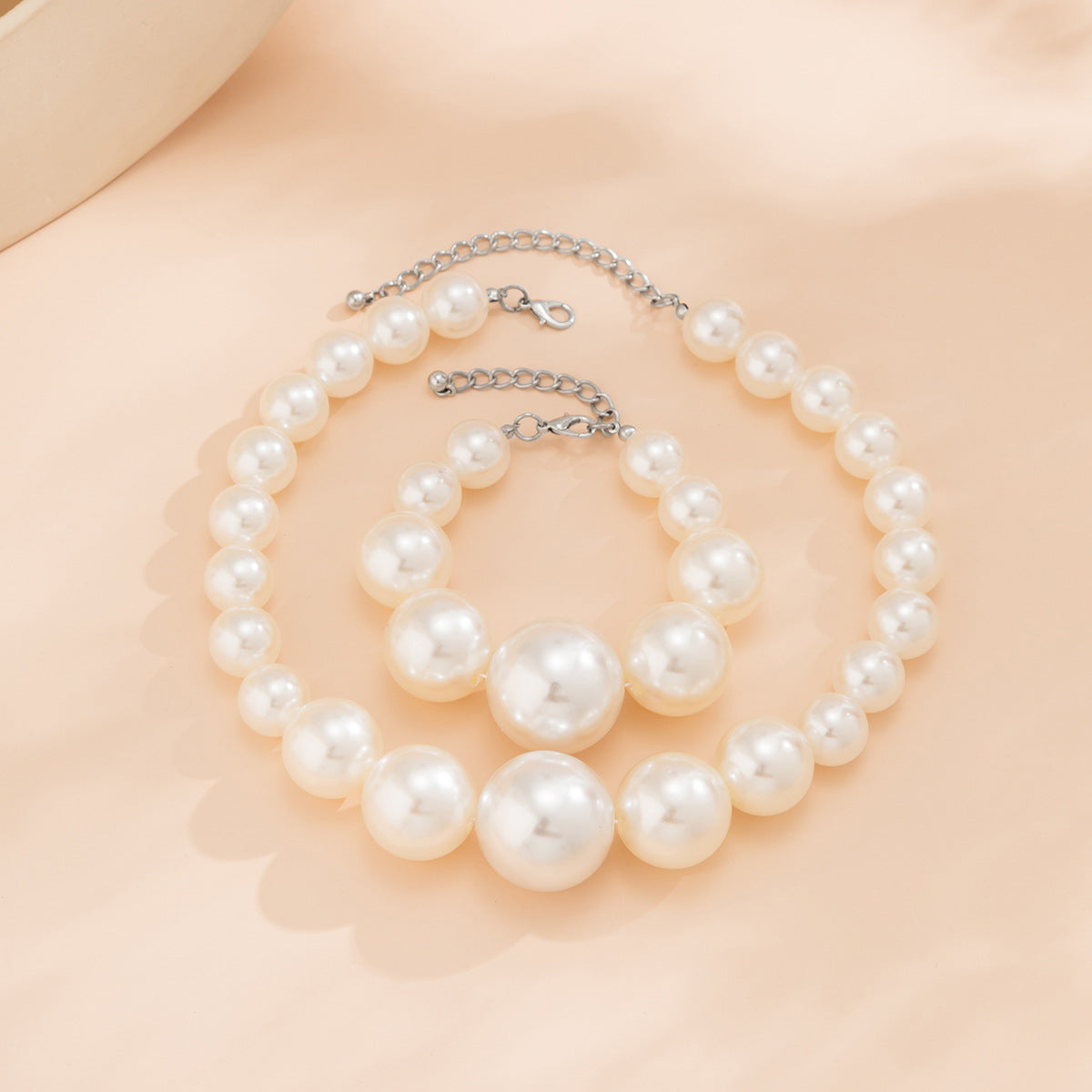 Stunning Pearl Necklace for Daily Wear
