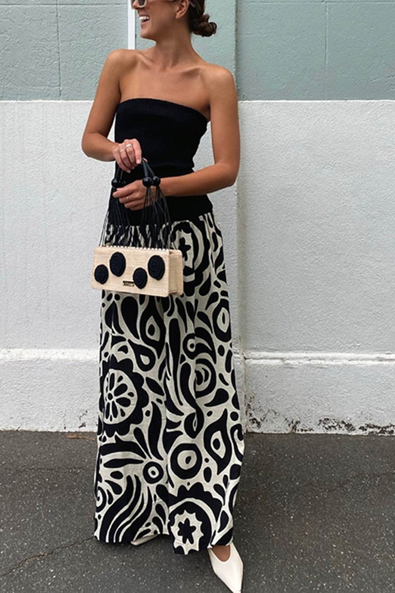 Effortlessly Elegant Dress with a Timeless Design