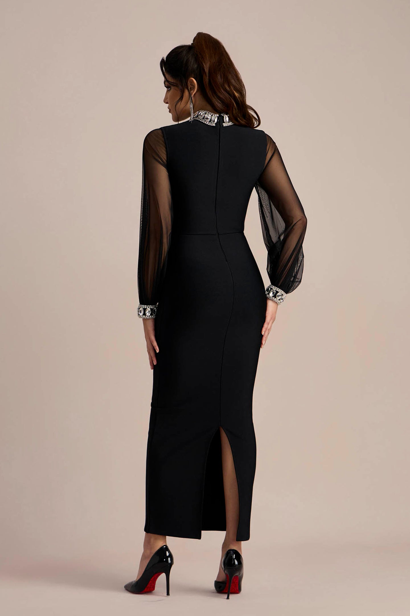 Gracefully Styled Dress for Any Occasion