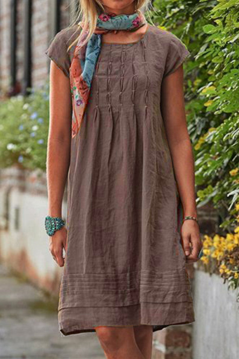 Beautifully Finished Dress in a Timeless Design