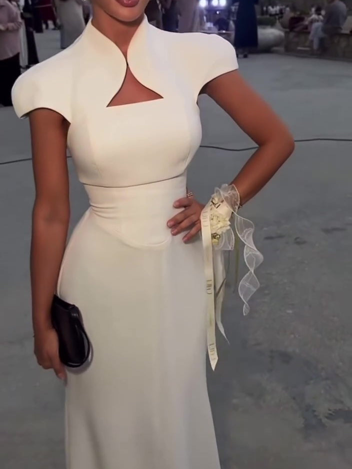 Effortlessly Elegant Dress with a Timeless Design