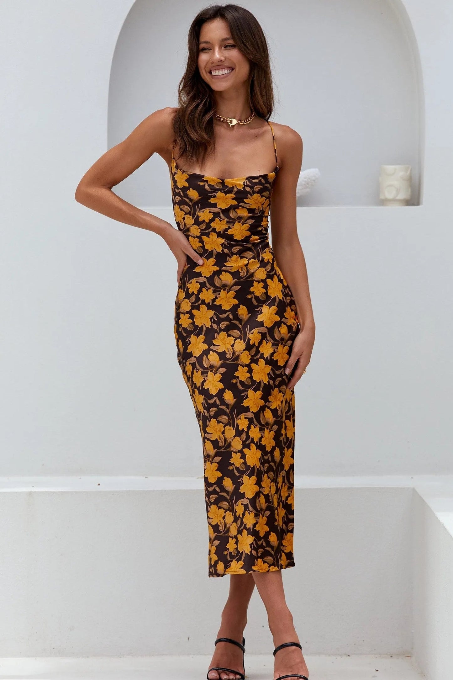 Beautifully Crafted Dress in a Classic Style