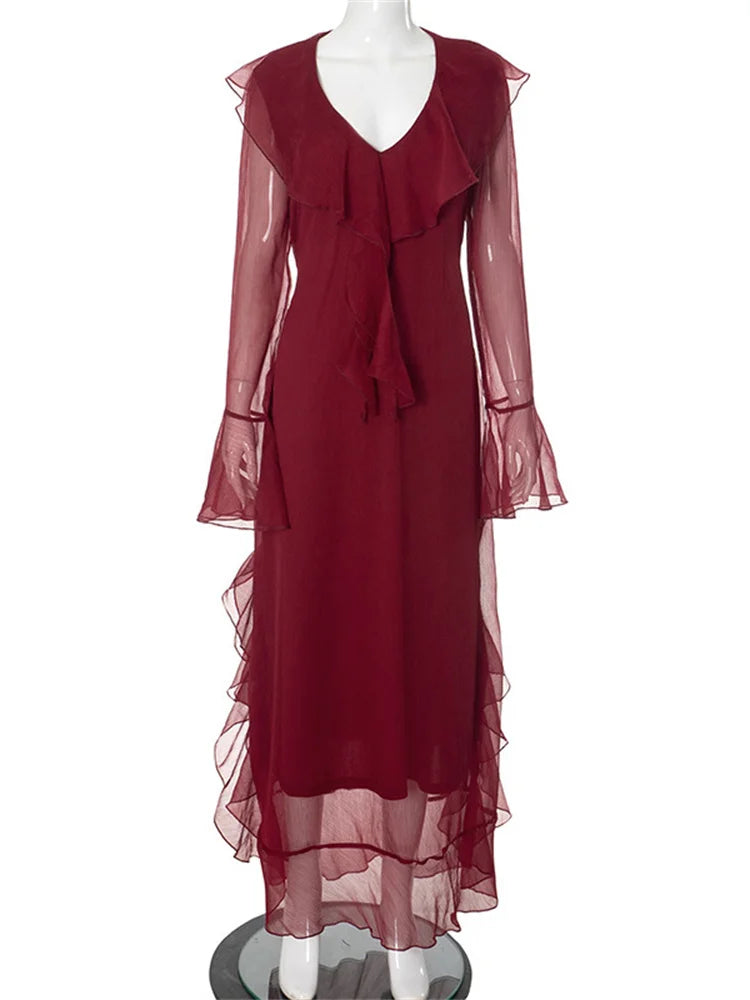 Beautifully Finished Dress in a Timeless Design