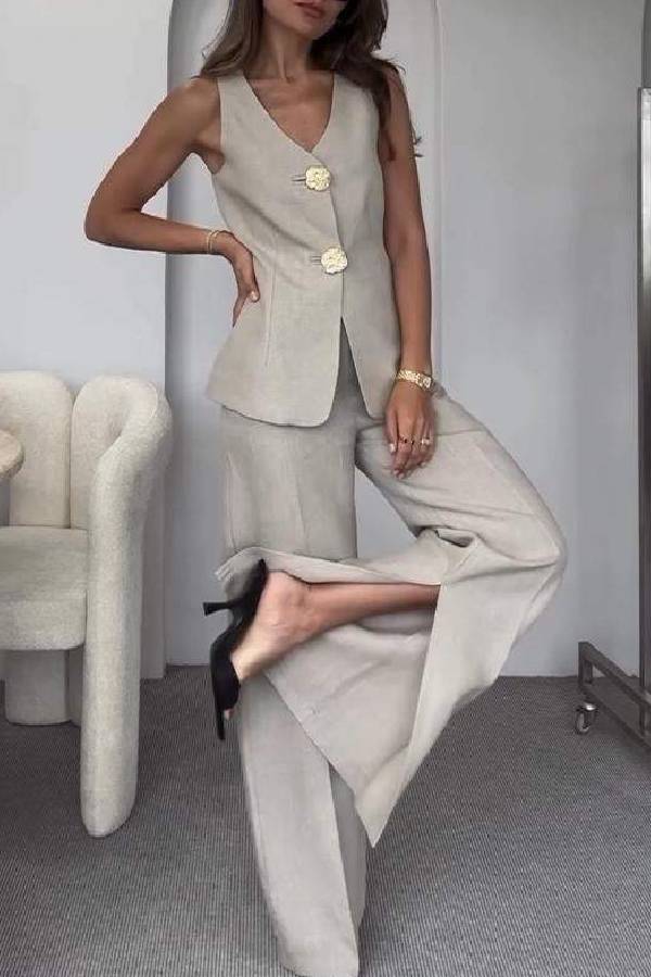 Classic Vintage Pants with a Flattering Fit