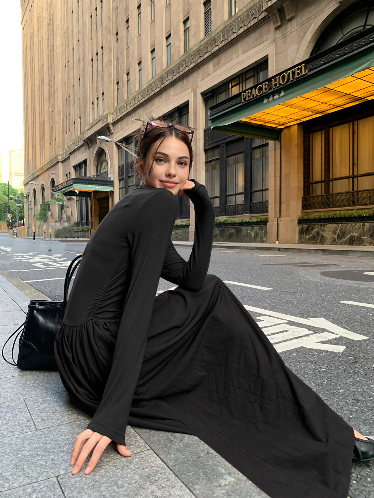 Well Tailored Dress with a Graceful Silhouette