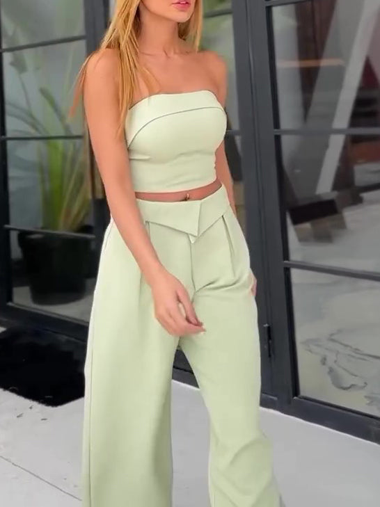 Well Tailored Pants with a Graceful Silhouette