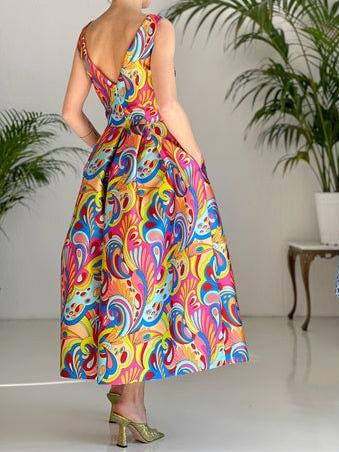 Effortlessly Elegant Dress with a Timeless Design
