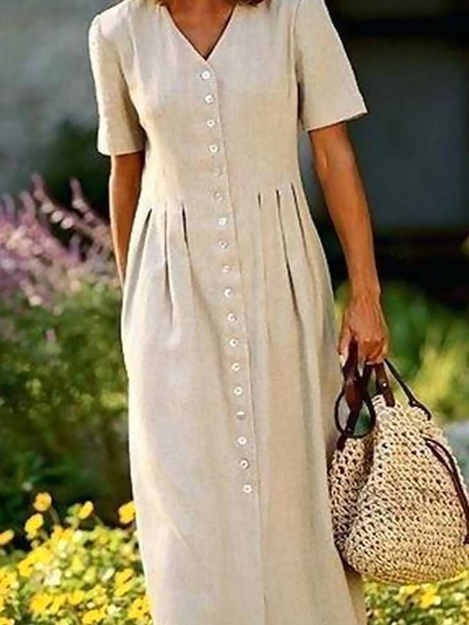 Beautifully Finished Dress in a Timeless Design