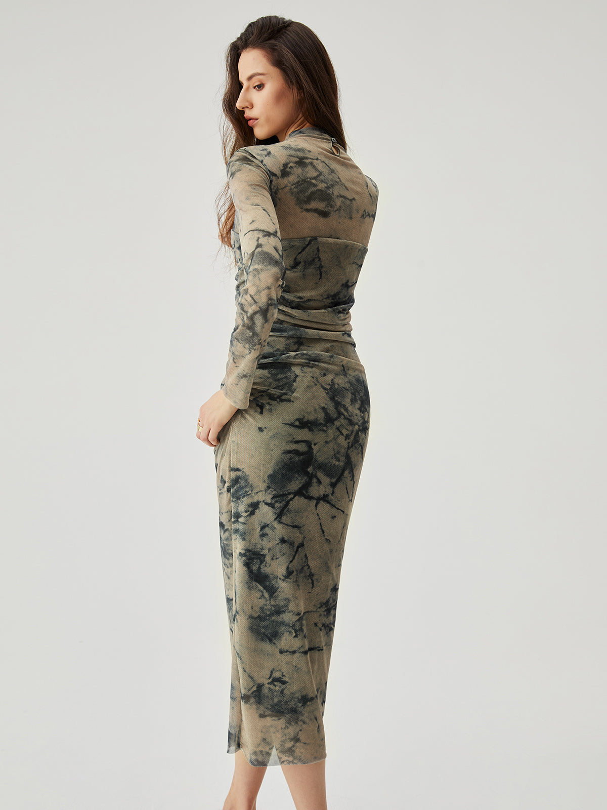 Beautifully Crafted Dress in a Classic Style
