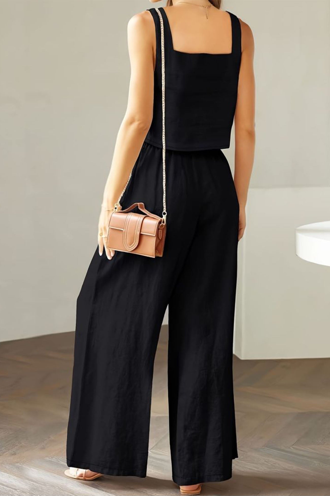Well Tailored Pants with a Graceful Silhouette