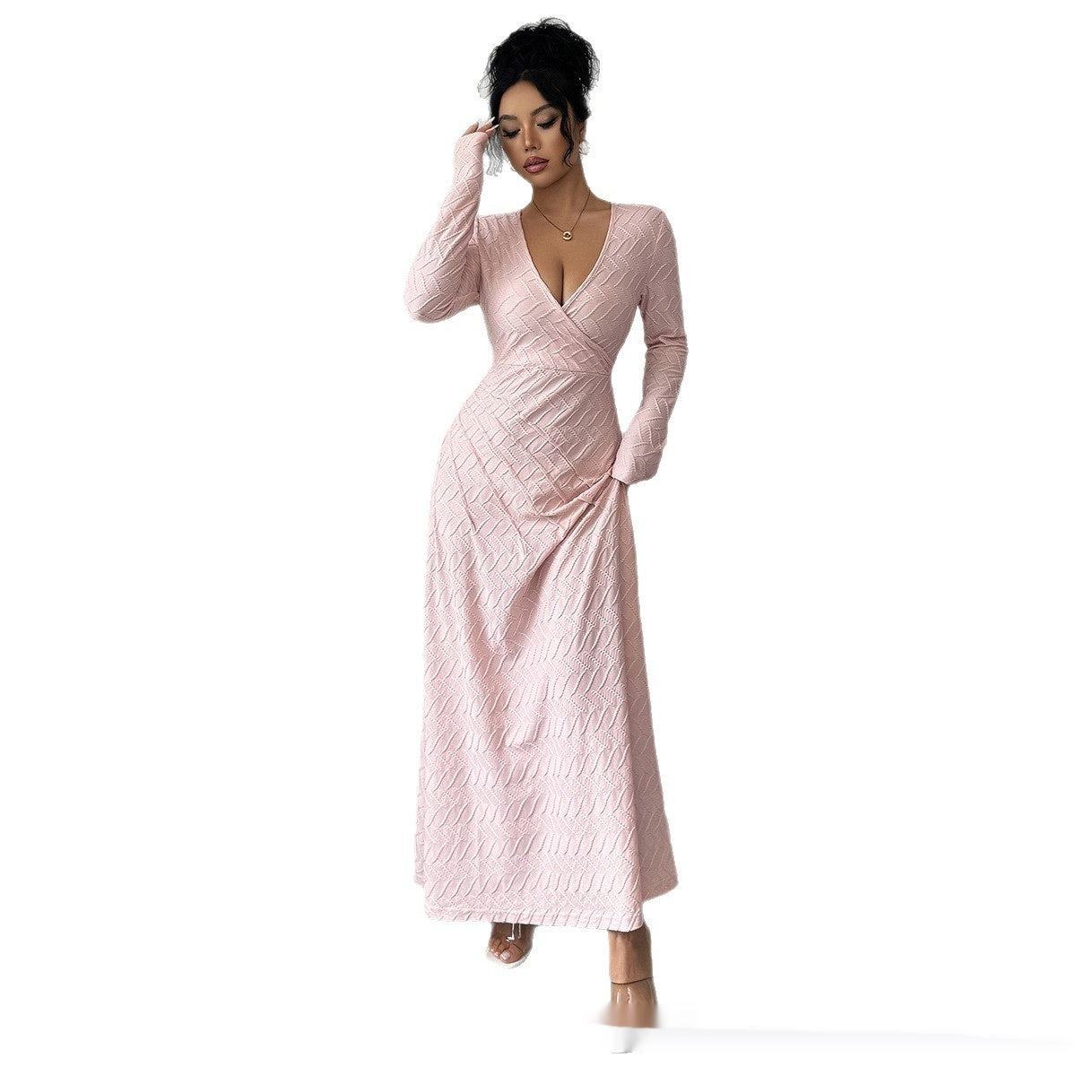 Beautifully Finished Dress in a Timeless Design