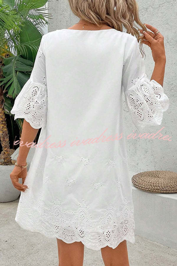 Beautifully Finished Dress in a Timeless Design