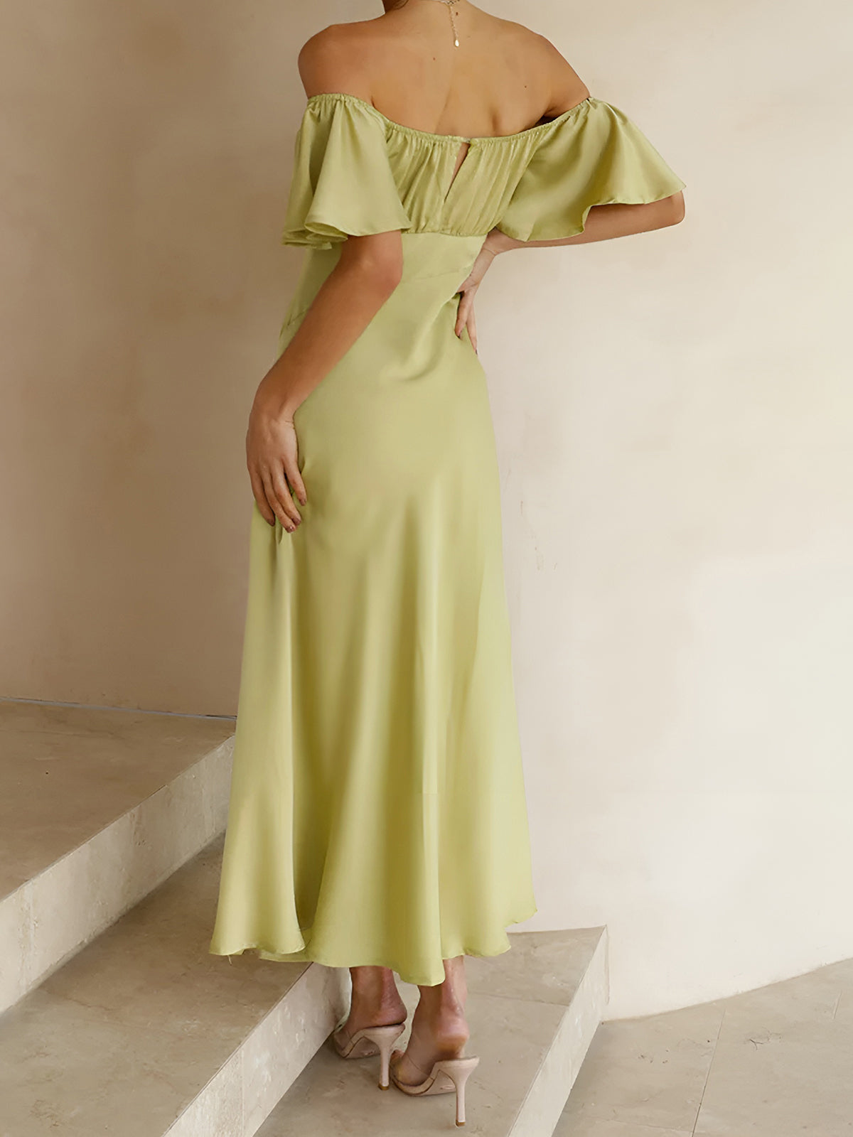 Sophisticated Dress with a Clean Classic Look