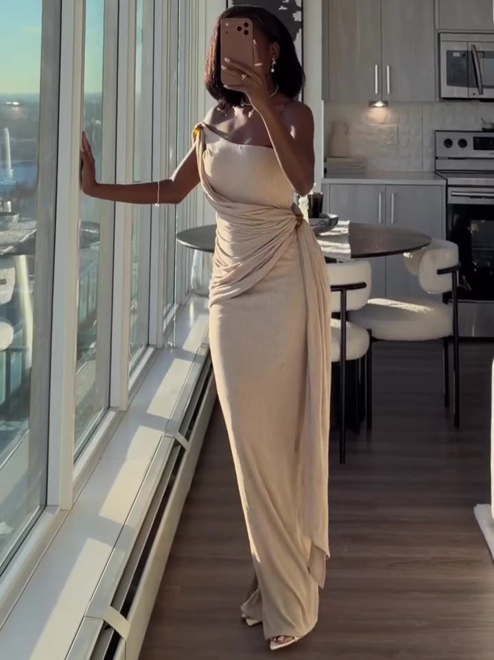 Gracefully Styled Dress for Any Occasion