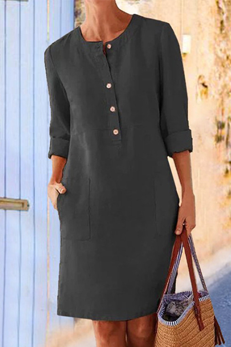 Effortlessly Elegant Dress with a Timeless Design