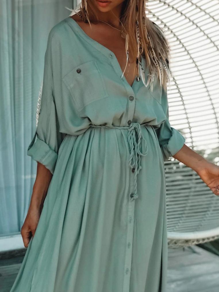 Effortlessly Elegant Dress with a Timeless Design