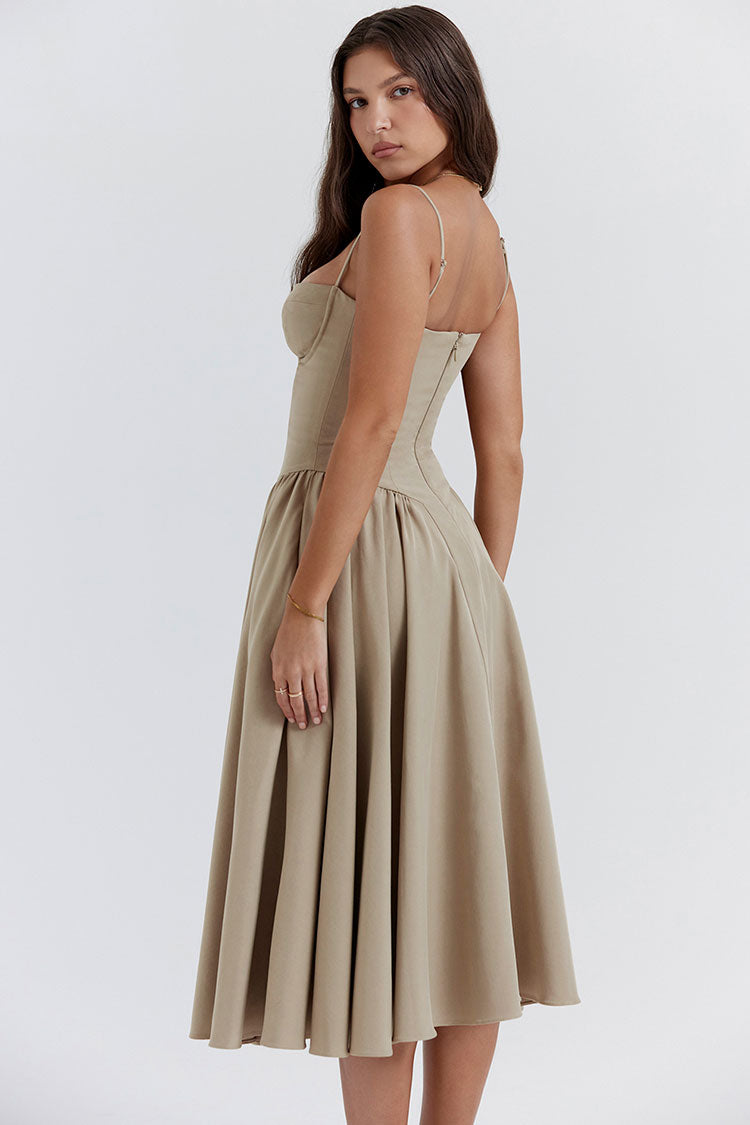 Effortlessly Elegant Dress with a Timeless Design