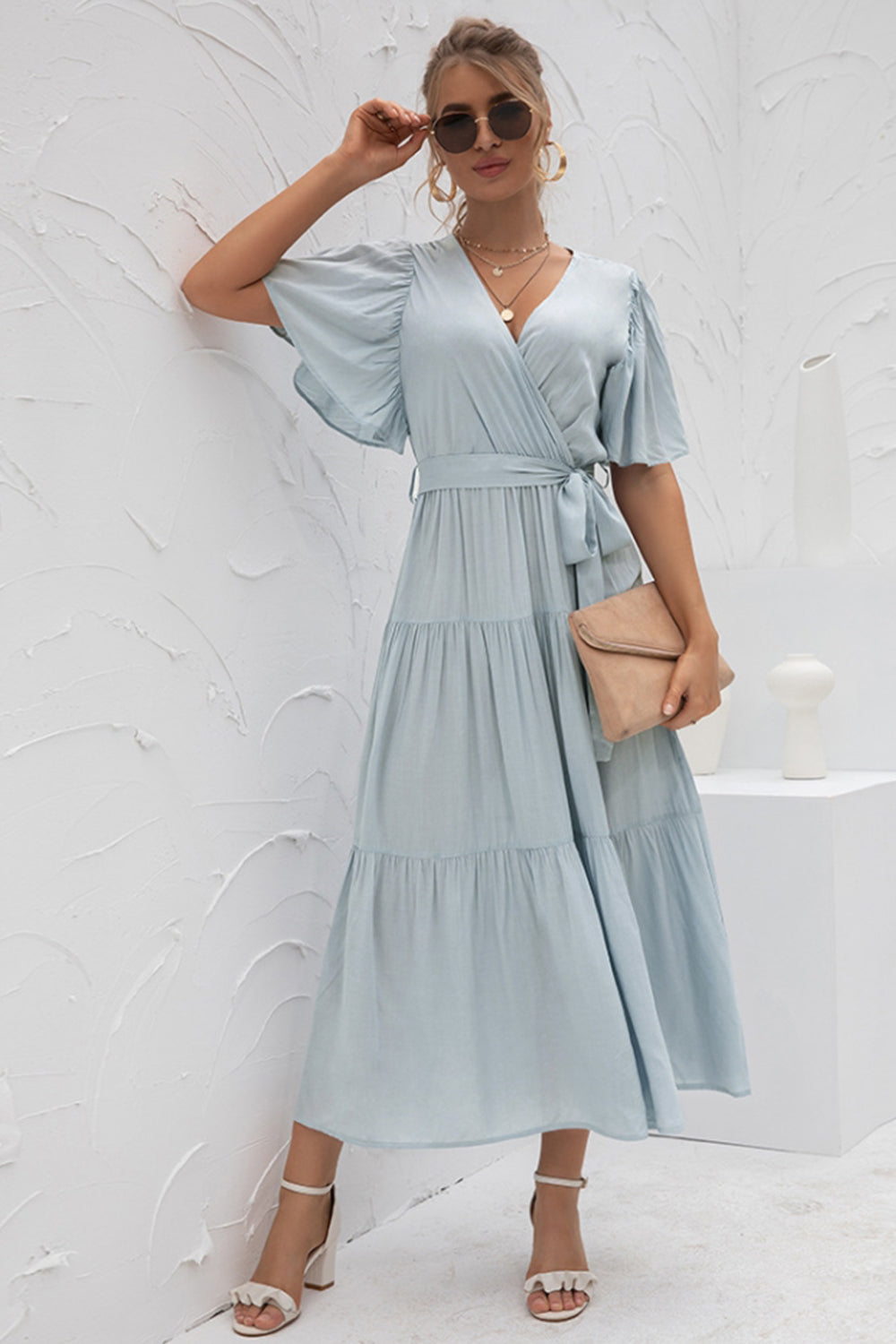 Gracefully Styled Dress for Any Occasion