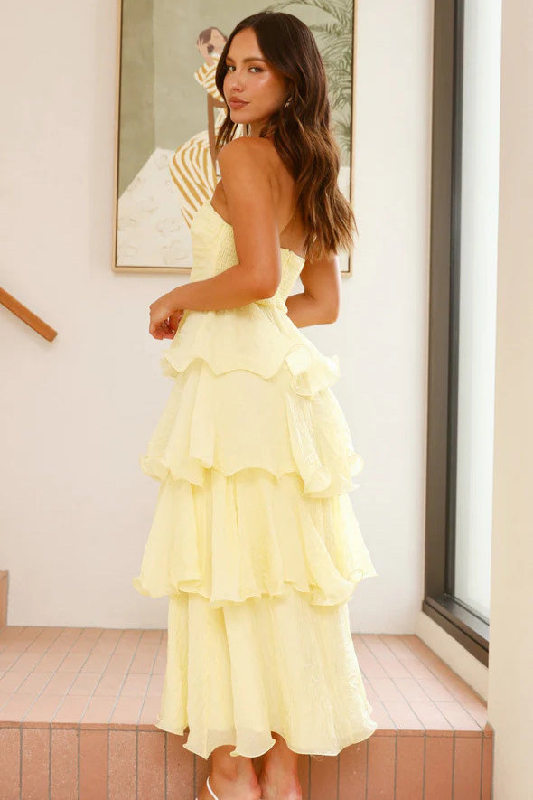 Well Tailored Dress with a Graceful Silhouette