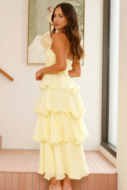 Well Tailored Dress with a Graceful Silhouette