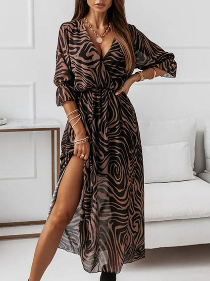 Effortlessly Elegant Dress with a Timeless Design
