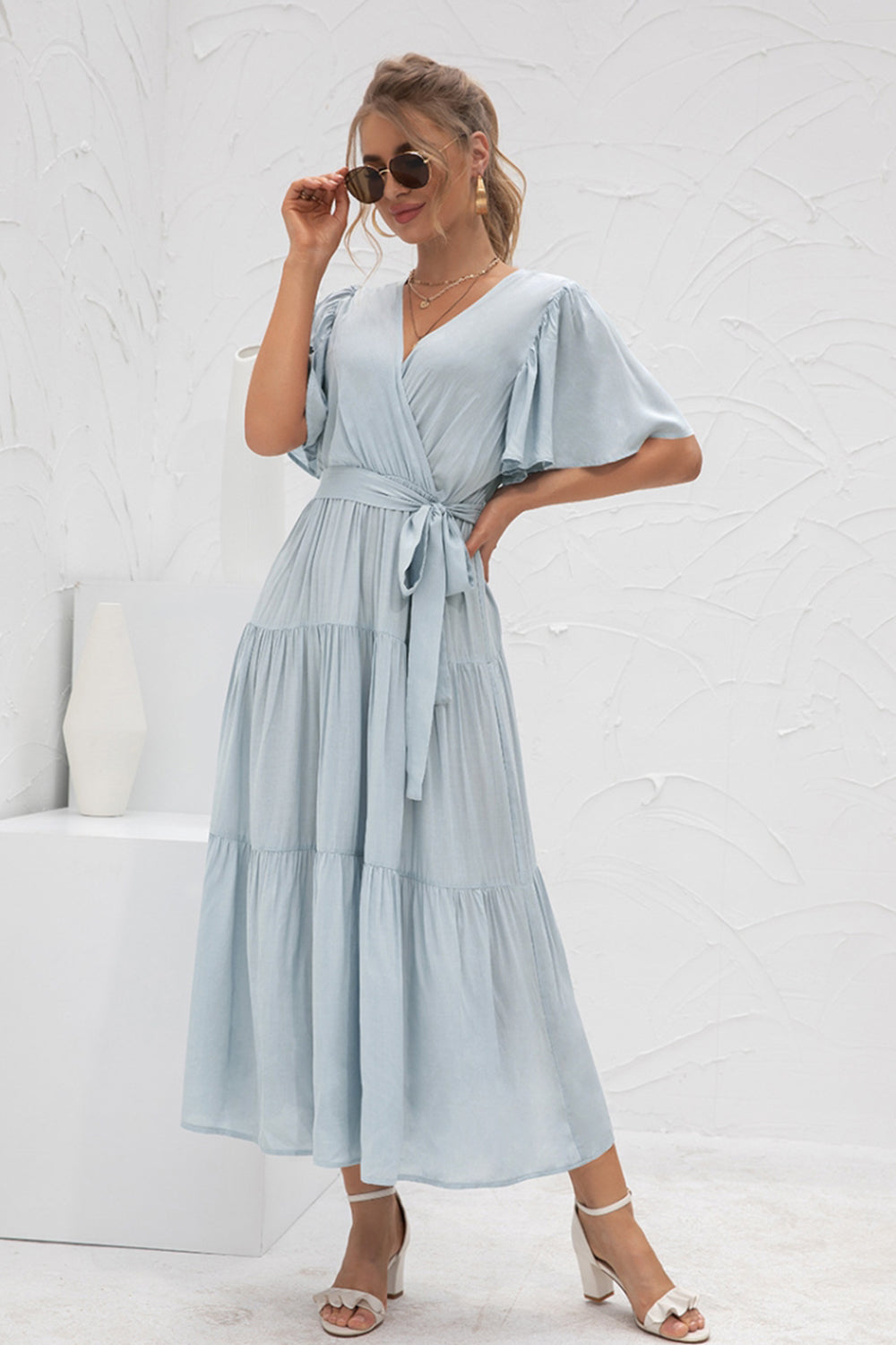 Gracefully Styled Dress for Any Occasion