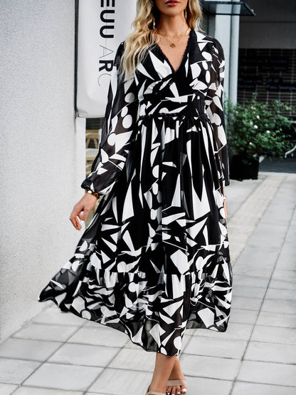 Well Tailored Dress with a Graceful Silhouette
